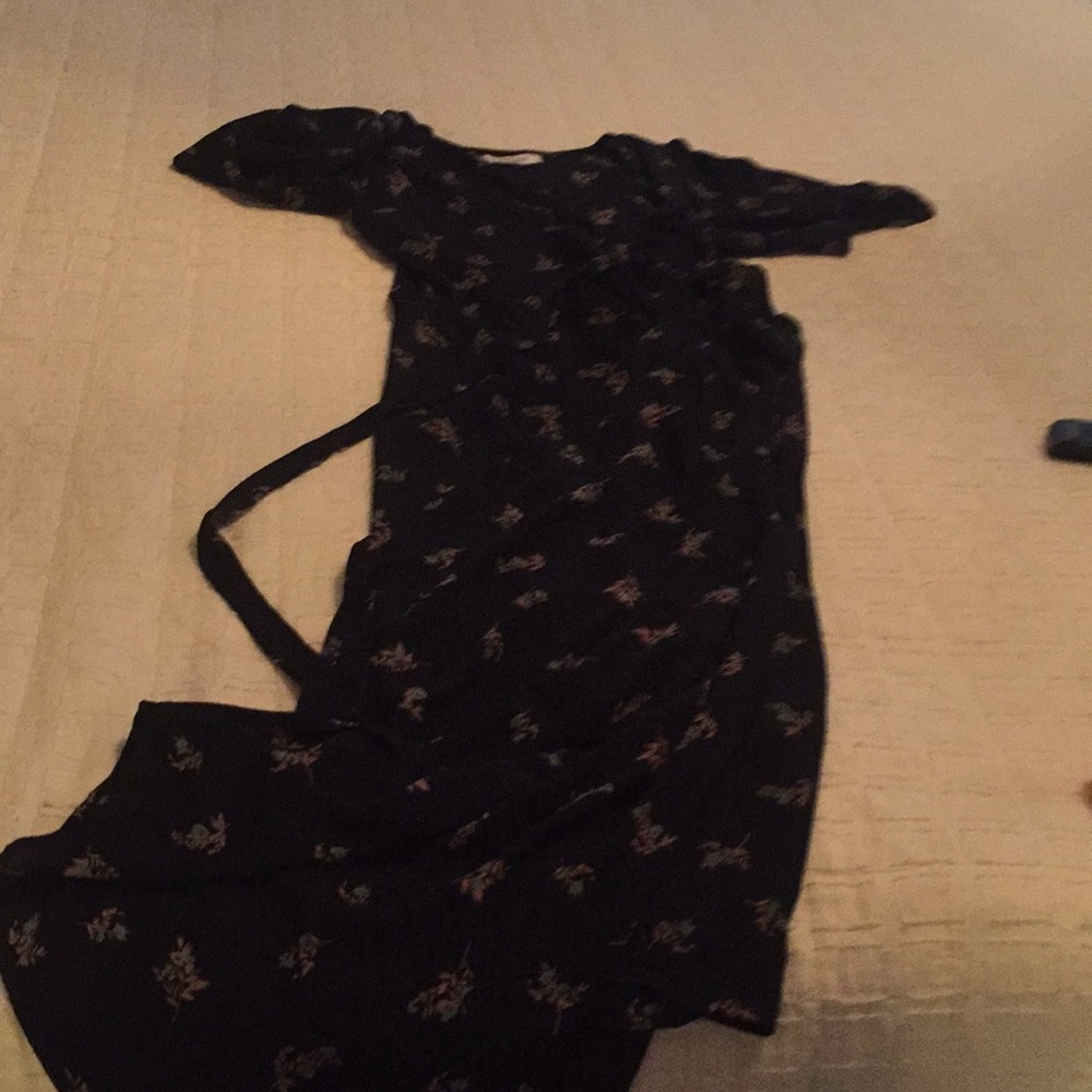 Carly Jean Los Angeles Floral wrap dress